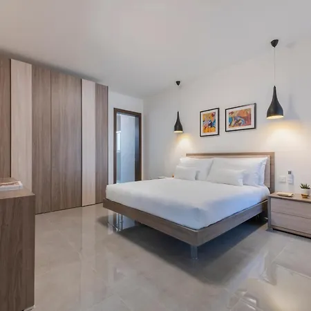 Staymela - * Birkirkara