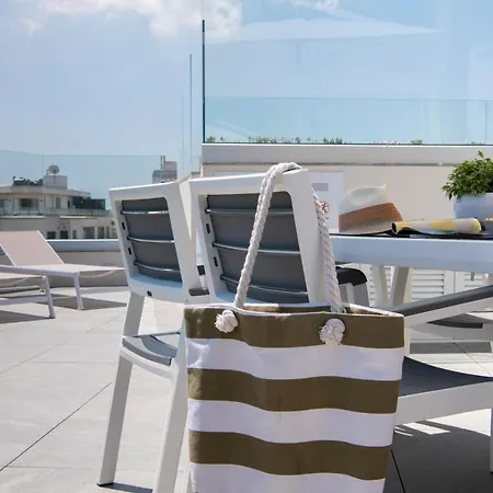 Staymela -