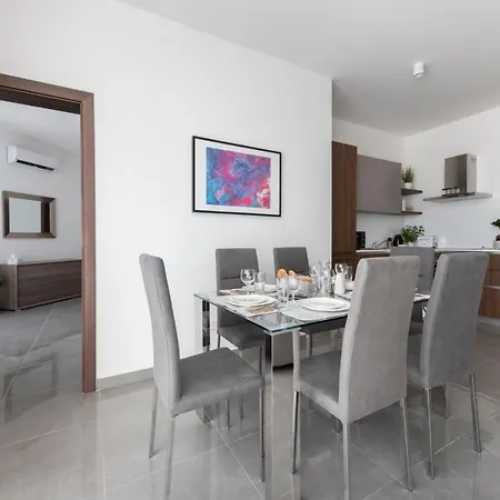 Staymela -