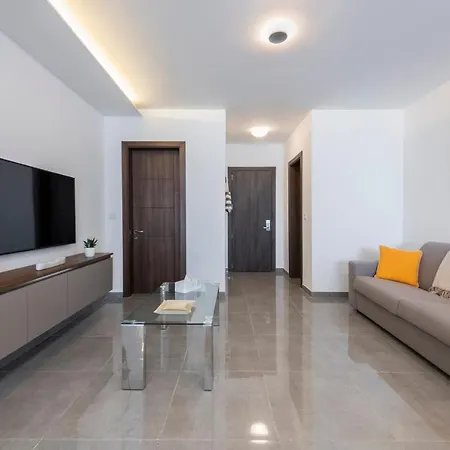 Staymela -