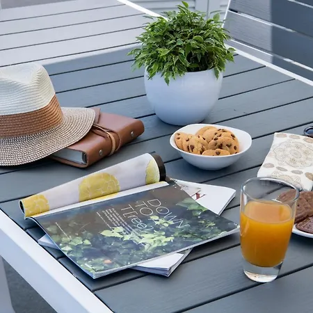Staymela -