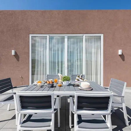 Staymela - * Birkirkara