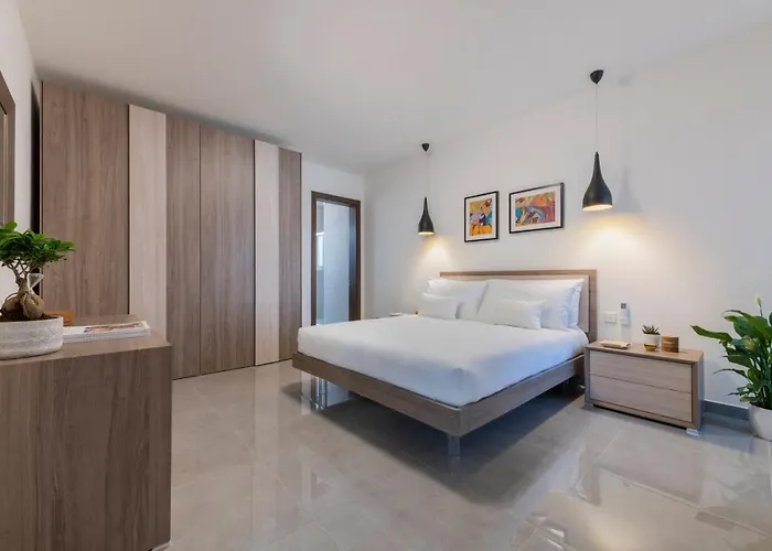 Staymela - * Birkirkara