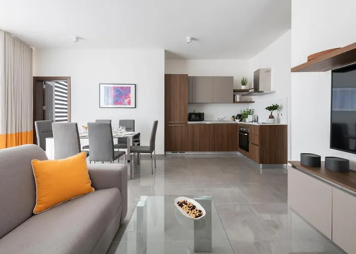 Apartman Staymela - *